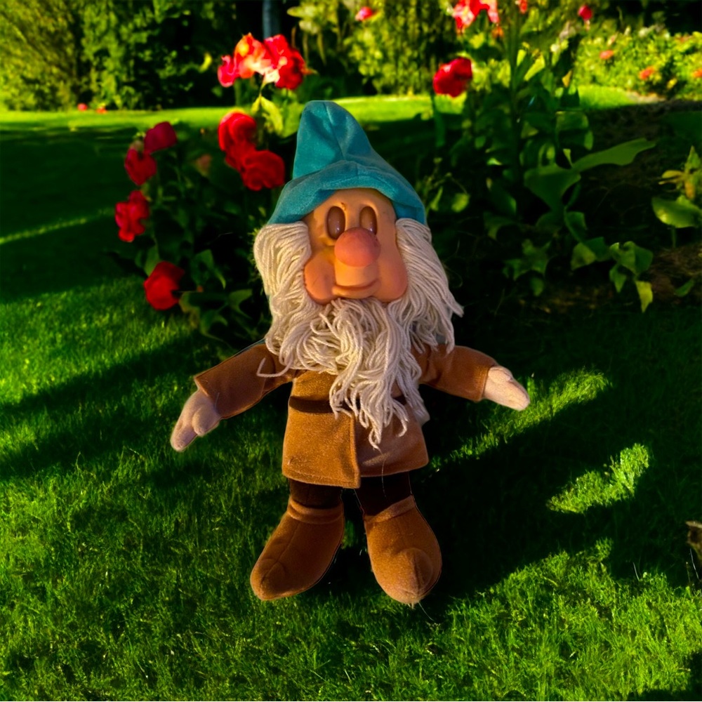 Vintage Sleepy The Dwarf Off Snow White, Has Opening & Closes Eyes